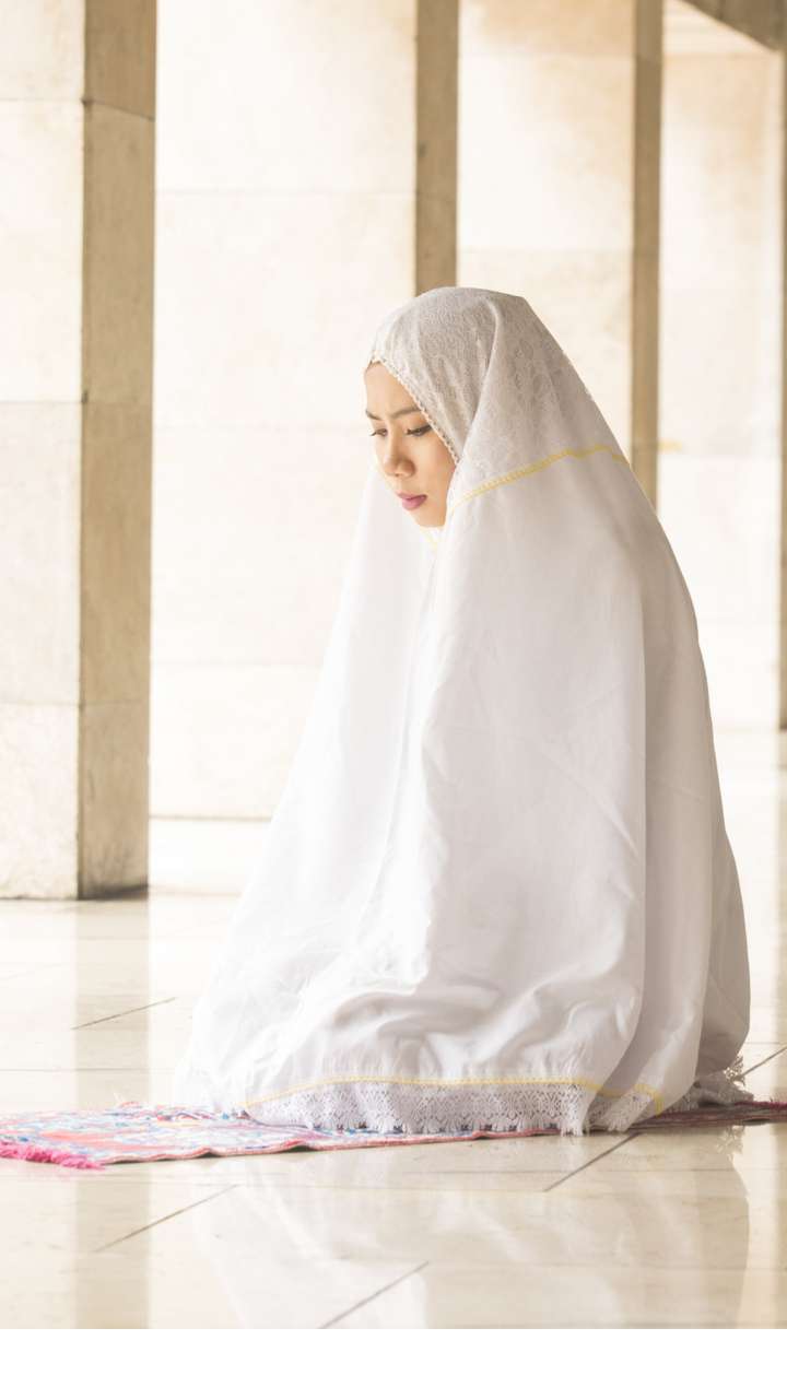 Hikmah di Balik Sholat Fardhu Lima Waktu