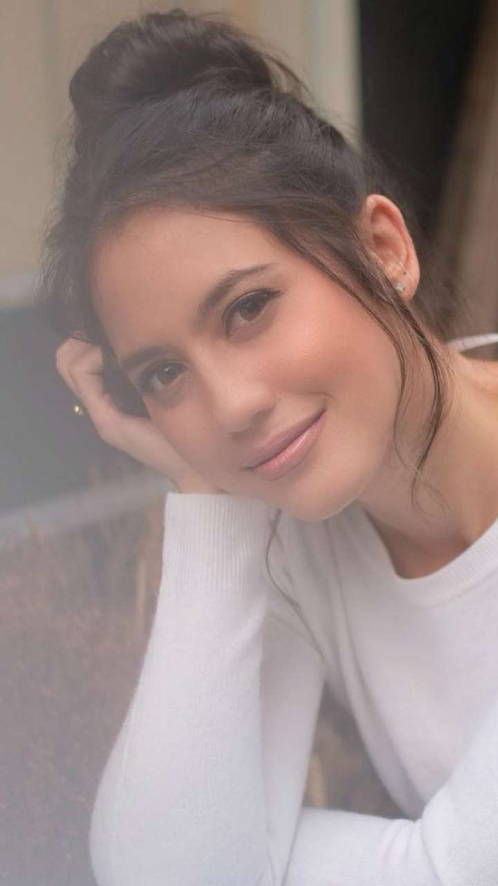 Pevita Pearce Buka Suara Soal Kepergok Jalan Bareng Vokalis Band