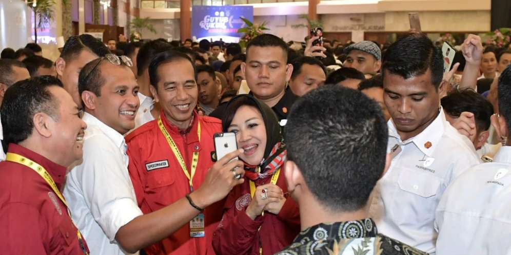 Jokowi Cerita Pernah Ngutang di Warung Makan Saat Kuliah