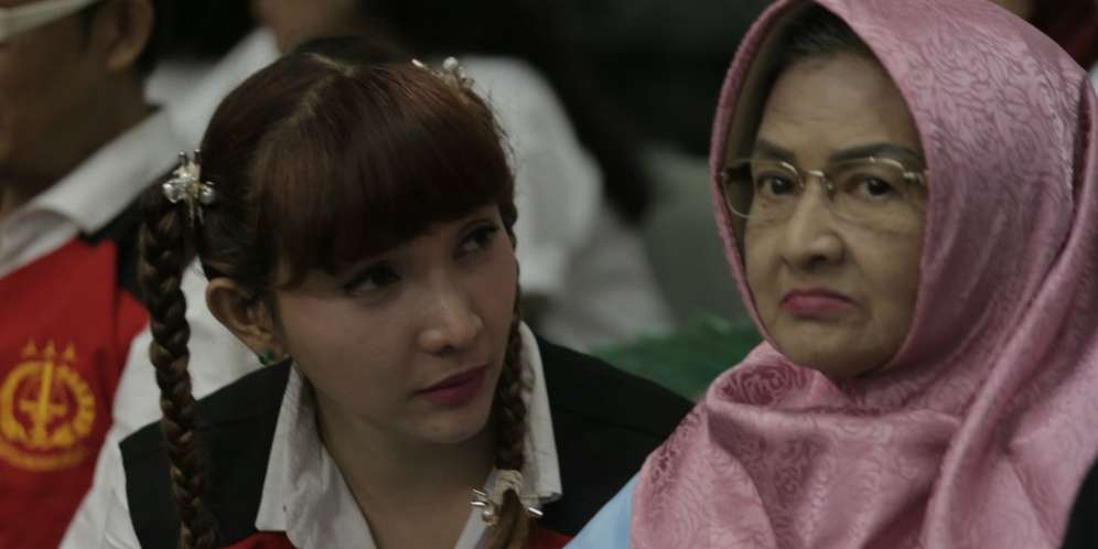 Ibunda Roro Fitria Meninggal Secara Mendadak