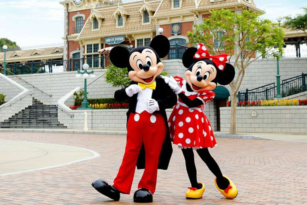 Rayakan Akhir Tahun di Hong Kong Disneyland, Ada Resto Halalnya