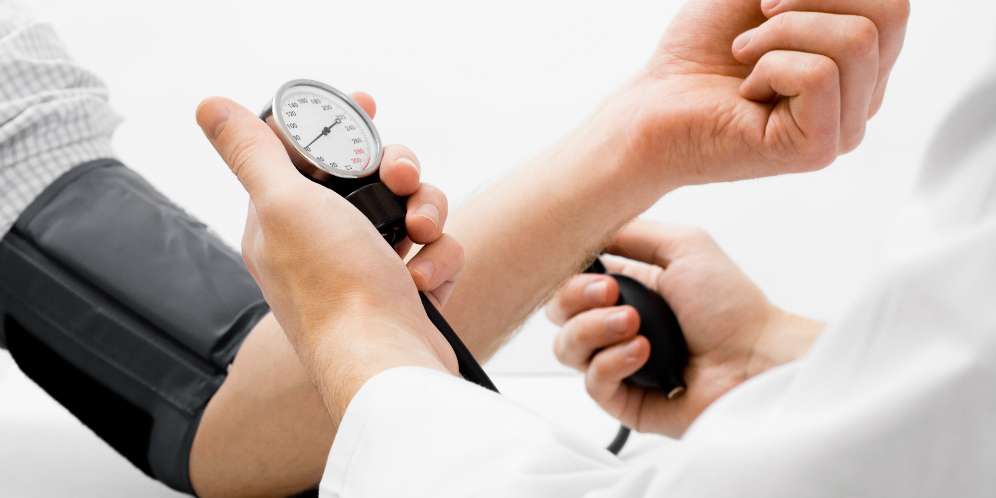 Penting! Periksan Tekanan Darah Secara Rutin