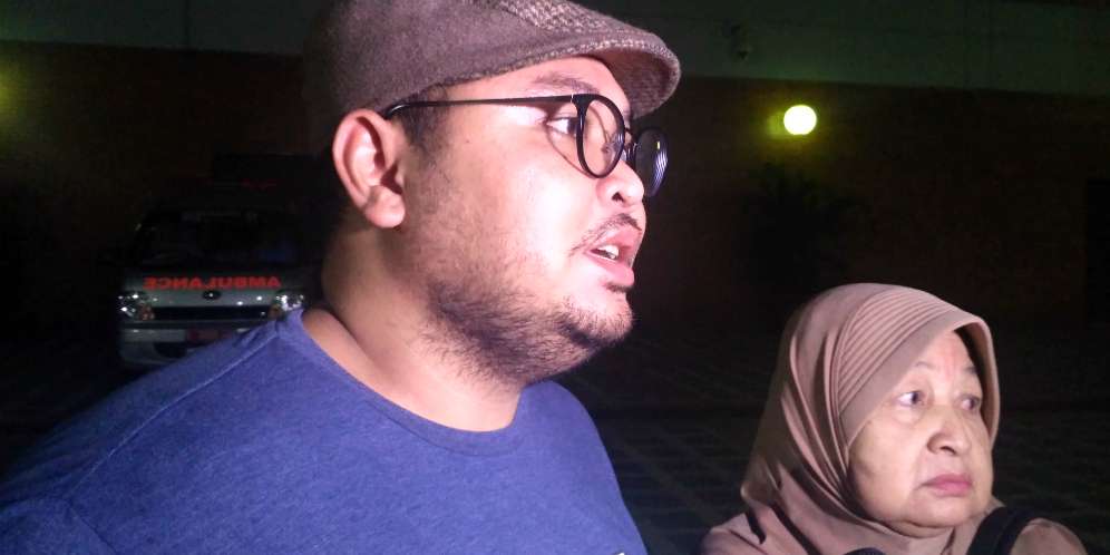Keluarga Korban Lion Air JT 610 Hanya Berharap Mukjizat Keluarga Korban Lion Air JT 610 Hanya Berharap Mukjizat