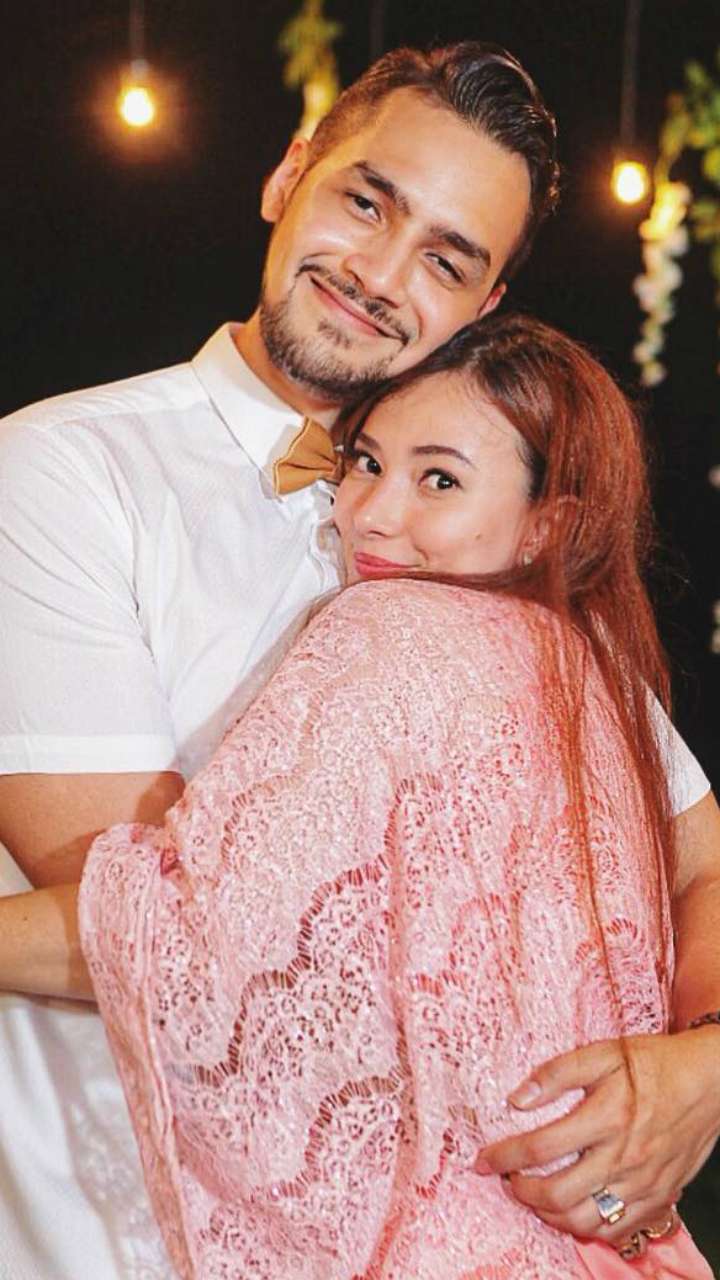 Lihat Potret Kemesraan Asmirandah Bareng Suami Jonas Rivanno