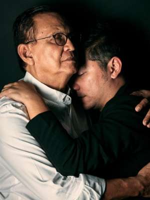 Bikin Haru Foto Gading Marten Saat Peluk Roy Marten