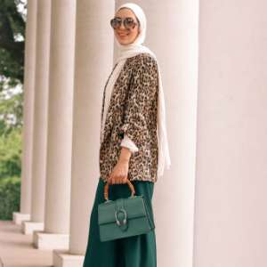 Cara Ampuh Kenakan Motif Leopard pada Tampilan
