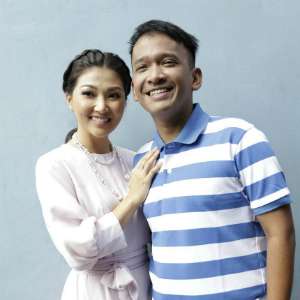 Potret Ruben Onsu Saat Sibuk Urus Bisnis dan Tunggu Thalia Pulang Sekolah