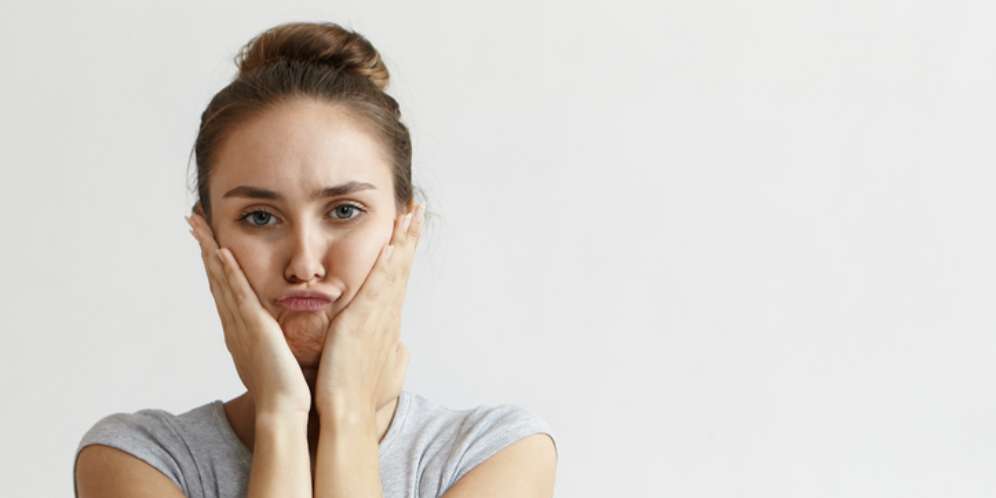 Sembunyikan Pipi Chubby dengan 5 Cara Make Up