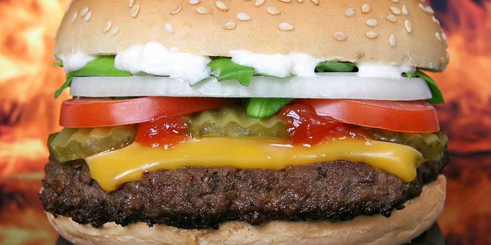 Saus Tomat 'Zig Zag', Kunci Kenikmatan Rasa Burger