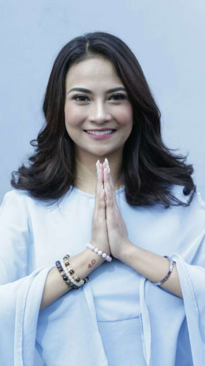 Vanessa Angel Prihatin dengan Nama Baik Faye Nichole Jones