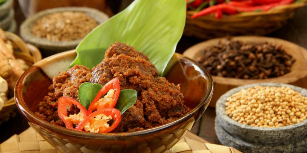 Kiriman 1,4 Ton Rendang Untuk Korban Pengungsi Selat Sunda