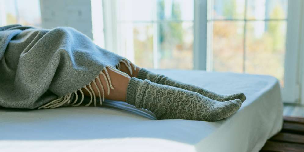 Ingin Tidur Nyenyak? Coba Pakai Kaus Kaki Saat Tidur
