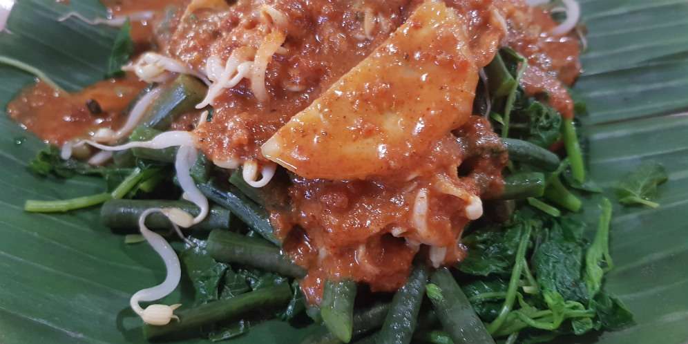 Gurihnya Pecel Semanggi Langka Khas Kendal, Penasaran Mencoba?