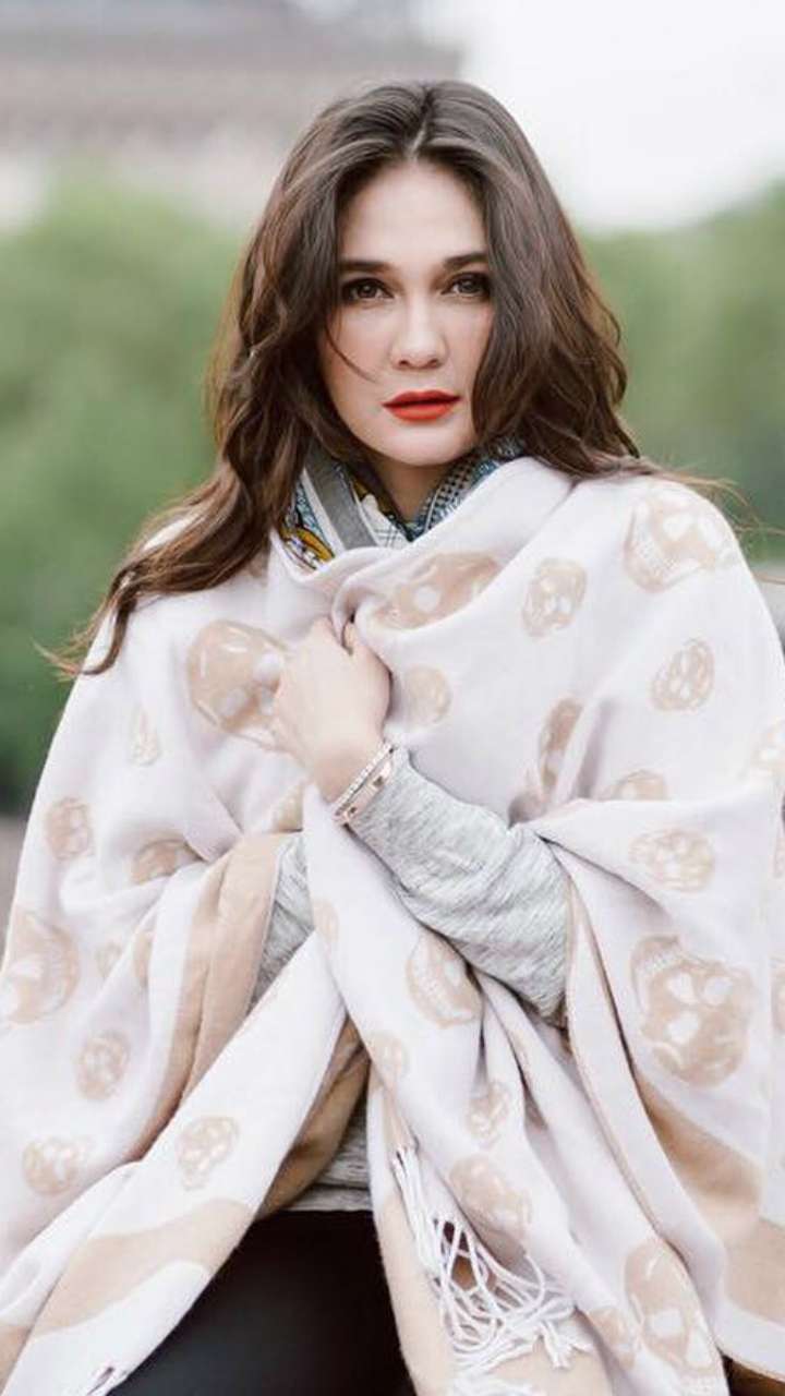 Luna Maya Bicara Soal Patah Hati