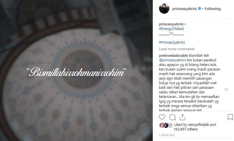 unggahan perdana syahrini