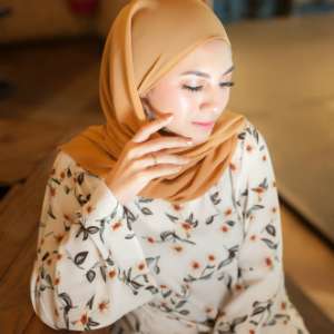 4 Cara Mudah Bikin Makeup 'Dewy' untuk Kulit Berminyak