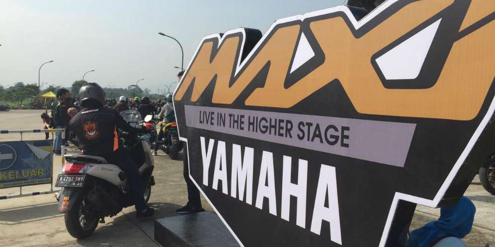 Ribuan Pecinta Maxi Series Serbu Stadion Pakansari, Pecah Banget!
