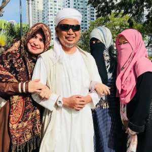 Kesetiaan Tiga 'Bidadari' Ustaz Arifin Ilham Hingga Momen Terakhir