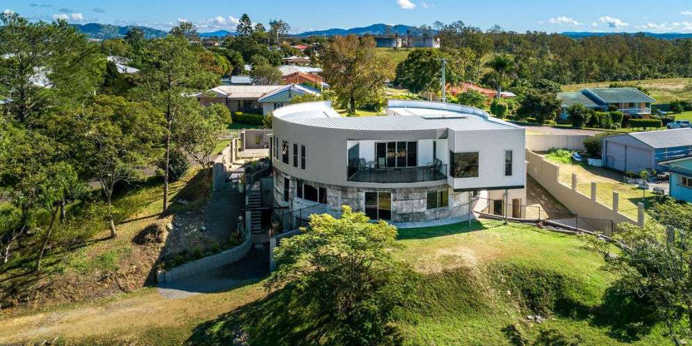 Tank Air Bekas Pabrik Diubah Jadi Rumah Mewah, Lihat Isinya