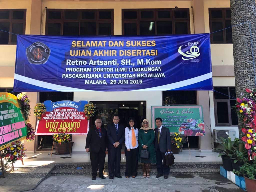 Dr. R. Artsanti Alif dalam promosi doktoralnya di Universitas Brawijaya, Malang