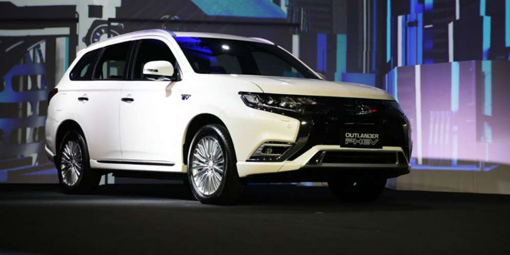 Infrastruktur Belum Ada, Ini Alasan Outlander PHEV Dijual?