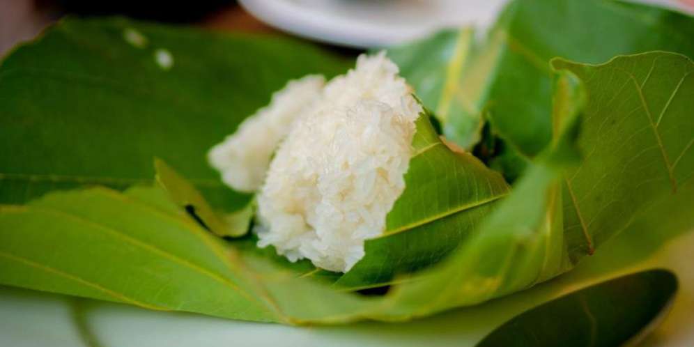 'Kekuatan' Daun Jati dalam Membungkus Makanan