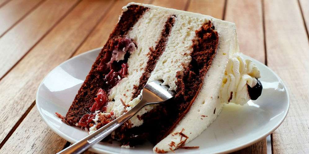 Viral, Cara Mudah Potong Kue Tart Agar Tak Tercecer