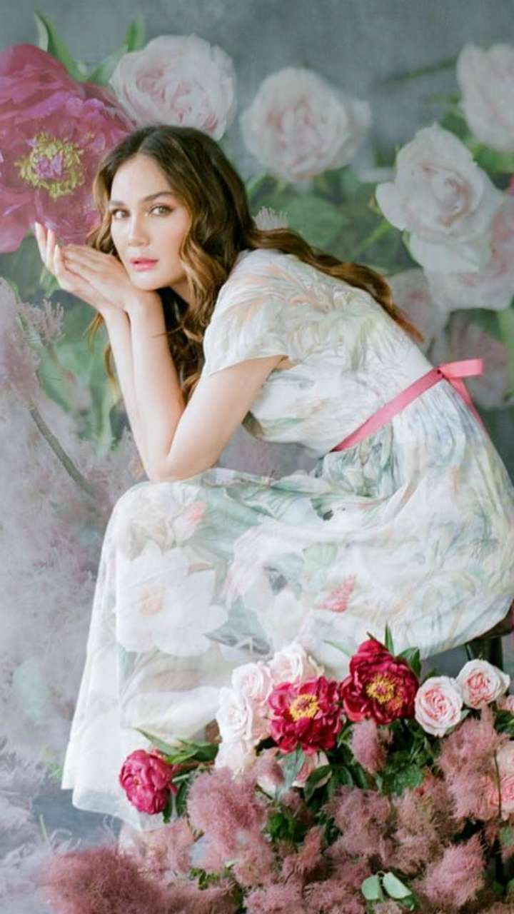 Pamer Muka Bantal, Wajah Luna Maya Dipuji Cantik Alami