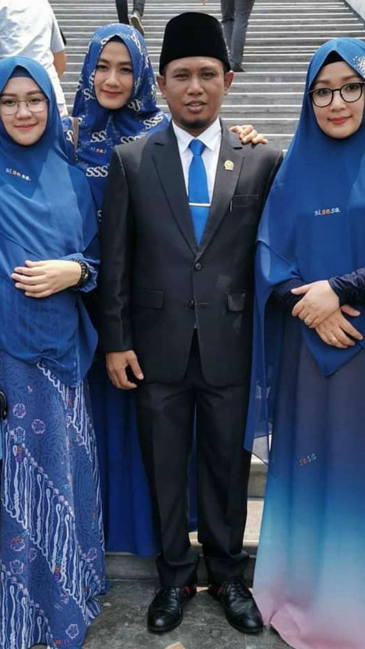 Lora Fadil Boyong Tiga Istri Cantik ke DPR, Ungkap Rahasia Berbagi Malam
