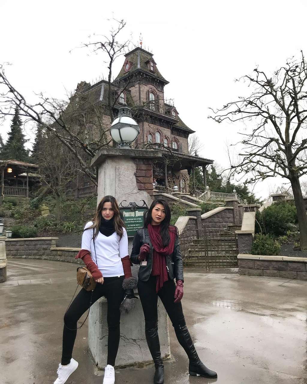 Nia Ramadhani dan asisten pribadinya