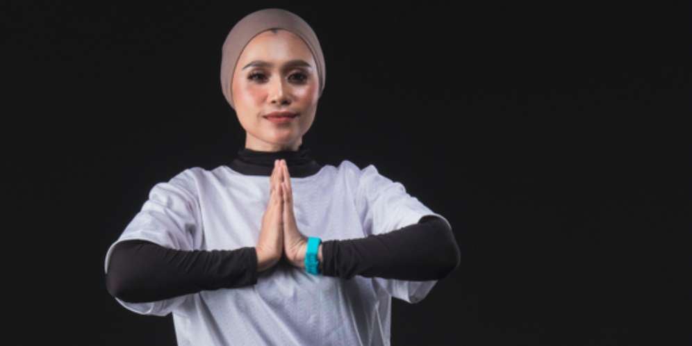 Suka Naik Gunung? Tambahkan 3 Gerakan Yoga Ini Agar Lebih Kuat