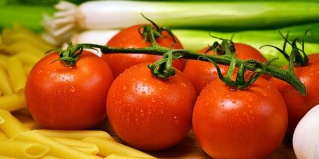3. Manfaat Tomat: Melancarkan Pencernaan