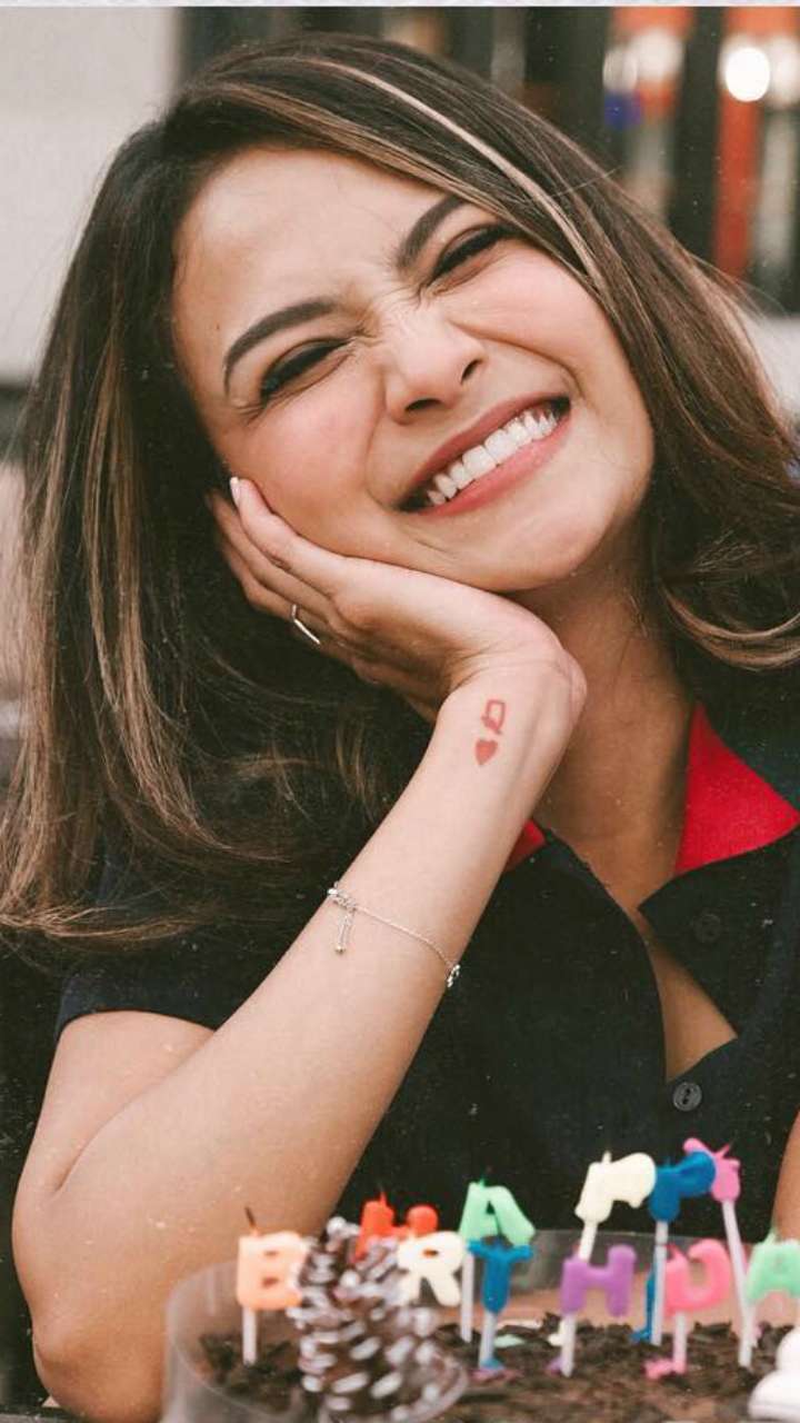 Vanessa Angel Tumbuh Kumis, Netizen : Geli