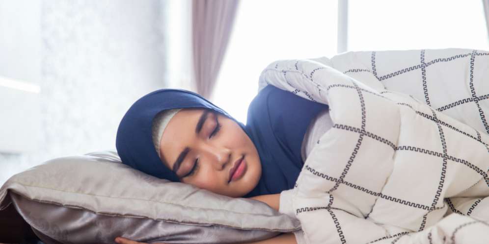 Manfaat Sarung Bantal Berbahan Sutera untuk Kecantikan Rambut