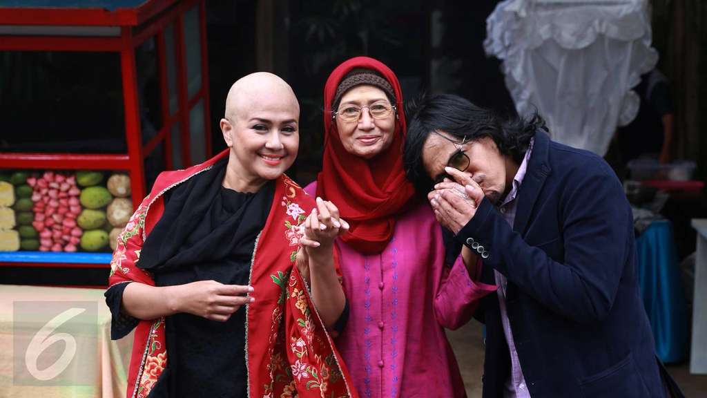 4 Potret Momen Kebersamaan Ade irawan dan Ria