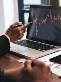 IHSG Lanjutan Menguat ke Level 5.387, Saham Bank Pelat Merah Bermekaran