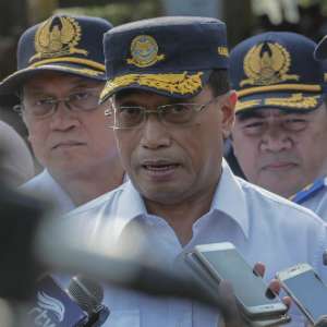 Menteri Perhubungan Budi Karya Positif Corona