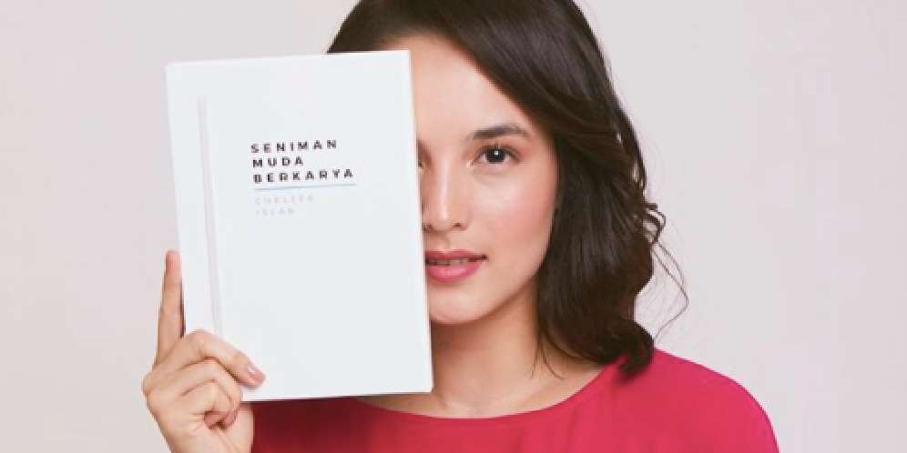 Chelsea Islan untuk Memperingati Hari Pendidikan Nasional