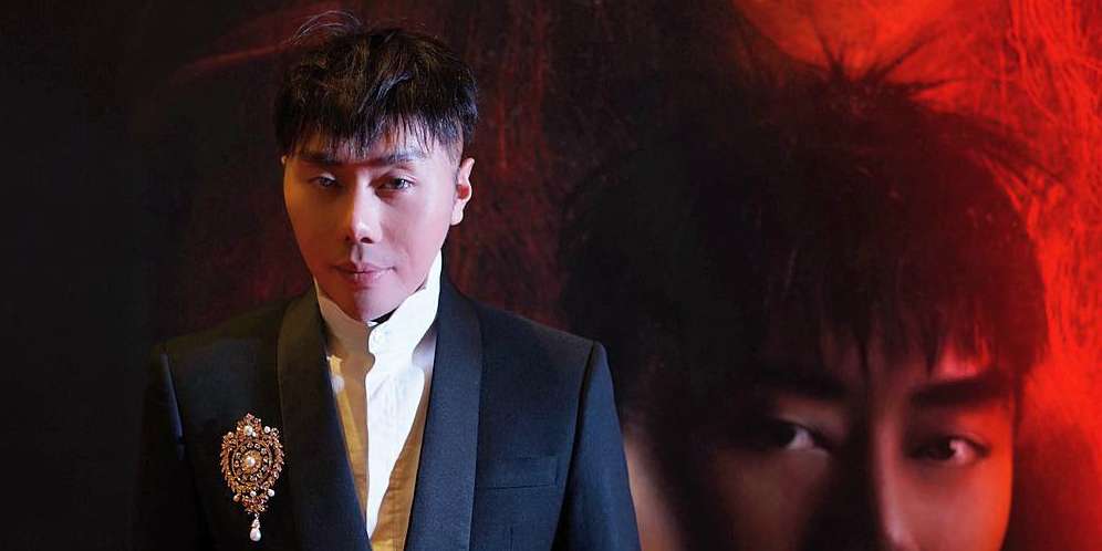 Bikin Merinding! Penampakan 8 Sudut Rumah Roy Kiyoshi Penuh dengan Benda Mistis