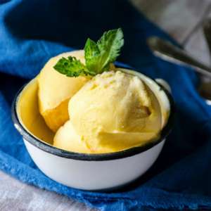 Yuk Bikin Es Krim Mangga Hanya Pakai 3 Bahan, Sluurp!