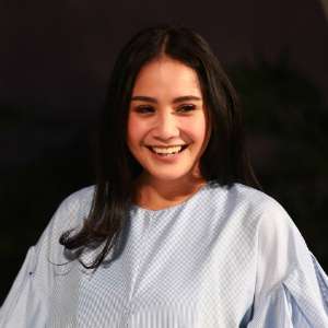 Dikira Pakai Serbet di Pundak, Baju Nagita Tuai Komentar Netizen