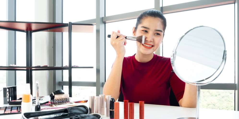 4 Fungsi Loose Powder untuk Membuat Penampilanmu Sempurna 4 Fungsi Loose Powder untuk Membuat Penampilanmu Sempurna