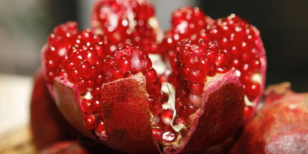 4 Manfaat Buah Delima untuk Perawatan Kulit 4 Manfaat Buah Delima untuk Perawatan Kulit