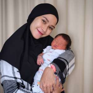 Perlihatkan Wajah Putra Bungsu, Zaskia Mecca : Semoga Besok Membaik