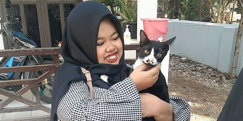 Bungkus Badan dengan Selimut, Kekeyi Disebut Korban Gilang Fetish Kain Jarik Bungkus Badan dengan Selimut, Kekeyi Disebut Korban Gilang Fetish Kain Jarik