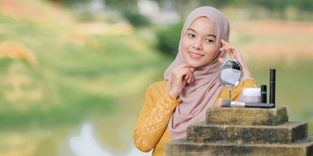 3 Tahap Perawatan Bibir Agar Tetap Kenyal