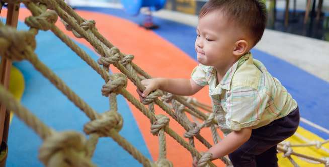 Sesuaikan dengan usia Sesuaikan dengan usia