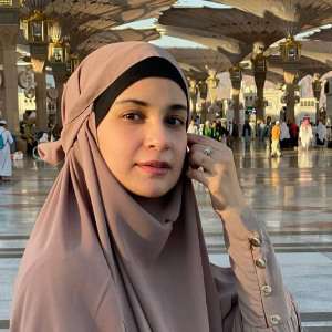 Tampil Modis dengan French Khimar Santun ala Shireen Sungkar Tampil Modis dengan French Khimar Santun ala Shireen Sungkar