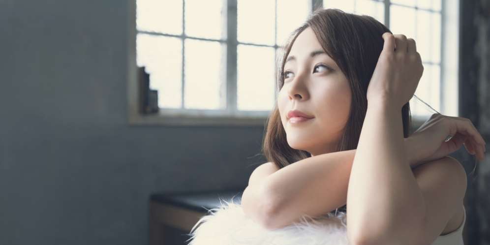 5 Tips Perawatan Rambut Agar Tetap Lembap Saat Musim Hujan