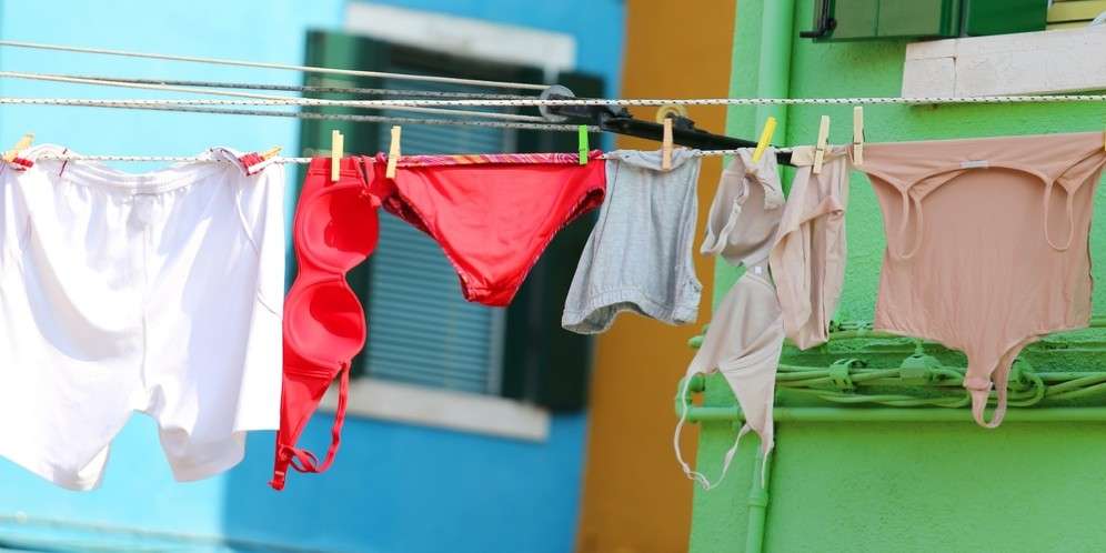 Harsukah Mengganti Pakaian dalam Secara Rutin?